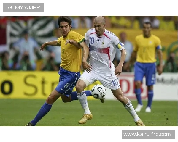 世界足球明星身材对比解析揭示运动员体型与竞技表现的关系